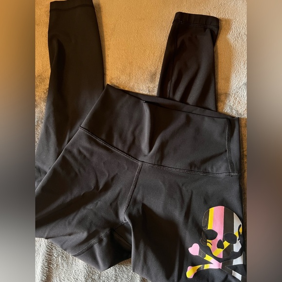 Lululemon black align leggings skull logo size 4 - Picture 2 of 3